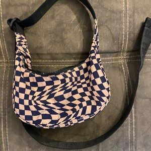 Mini BAGGU cprecesnt Black and Cream Checkered Shoulder Bag
